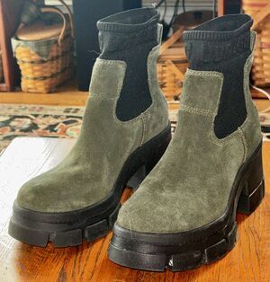UGG BROOKLYN CHELSEA FOREST NIGHT SUEDE WATERPROOF BOOTS SIZE US 8.5M WOMEN